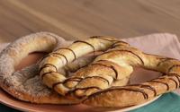 Saiba como fazer pretzel igual de shopping em casa de um jeito fácil e supergostoso