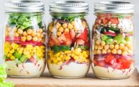 Salada no pote: como montar a refeição prática e refrescante com as melhores combinações para o verão