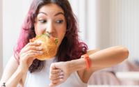 O horário das suas refeições pode aumentar os riscos de obesidade