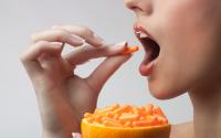 Cientistas alertam: vitamina popular retarda o envelhecimento, mas um detalhe precisa ser observado