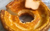 Esse bolo mole de leite condensado da minha tia é meu doce favorito e não pode faltar na hora do cafezinho lá em casa!