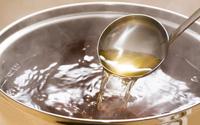 Bomba de nutrientes: caldo rico em colágeno, ômega-3 e antioxidantes é delicioso e fácil de preparar. Aprenda a receita!