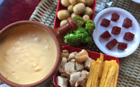 Fondue de queijo econômico: saiba como fazer uma versão MAIS BARATA do prato clássico e romântico