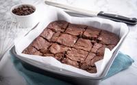 Brownie rápido e fácil pronto em 30 minutos: "Use papel manteiga para não grudar"