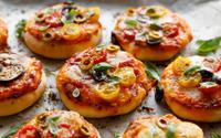Pão de pizza com massa recheada e sem glúten: receita inclusiva para um lanche delicioso e sem restrições