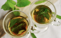 7 chás anti-inflamatórios de ervas que limpam os rins e que podem ser cultivadas em casa