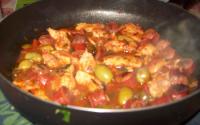 Filé de frango com linguiça e azeitona
