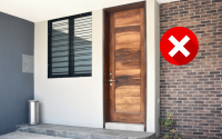 Adeus porta de madeira: deixe a sua casa mais moderna e iluminada com essa tendência do momento