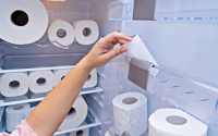 O truque que nunca falha na geladeira: coloque um rolo de papel higiênico e veja a mágica acontecer