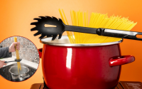 Poucas pessoas sabem: esse furo no pegador de macarrão tem uma função genial para servir a massa da melhor forma (não é só pra escoar a água!)