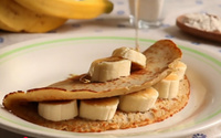 Nem pão, nem bolo: essa crepioca de banana e aveia é perfeita para um café da manhã gostoso e nutritivo