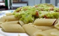 Receitas com abacate que vão muito além de vitamina e guacamole! Confira 24 pratos doces e salgados com a fruta