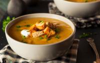 3 receitas de sopas BOAS E BARATAS para esquentar seus dias e noites