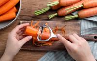 5 motivos para você incluir a casca de cenoura nas suas receitas de suco