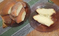 Pão de cachorro quente na máquina de pão