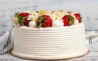 Passei muito mal após comer um bolo de brigadeiro branco com morango e descobri os perigos de sobremesas com frutas: saiba como evitar a intoxicação alimentar