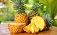 Benefícios do abacaxi: miolo (aquela parte que você joga fora!) é muito rico em bromelina. Entenda vantagens da substância!