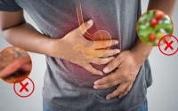 Atenção! Esses são os alimentos que você deve evitar se sofre de gastrite, eles podem estar piorando a situação