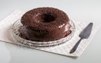 O melhor bolo de chocolate das galáxias é o da minha avó: fofinho, molhadinho, suculento e chocolatudo (Já anota, salva ou printa essa delícia!)