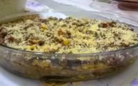 Berinjela recheada com linguiça