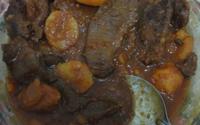 Bife de panela com batatas à la Mama