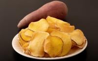 Crocante e saudável: receita de chips de batata-doce na airfryer salvou a minha gula