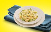 Penne ao molho de queijo e brócolis