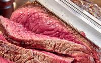 Líquido vermelho da carne não é sangue ou não é? Descubra de uma vez por todas!