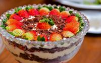 Pavê de morango com creme de chocolate