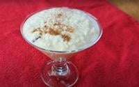Nem leite condensado, nem creme de leite: poucas pessoas sabem como transformar o arroz doce de festa junina em uma sobremesa saudável