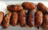 Essa receita de linguiça na panela de pressão me salva quando meu filho traz os amigos em casa: rápido, prático e os meninos adoram!
