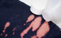 Depois que aprendi esse truque, não preocupo mais com roupa manchada de água sanitária