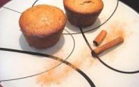 Muffins de maçã com uvas passas