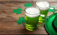 CERVEJA VERDE?? Ela existe e pode ser a bebida perfeita para você comemorar o St Patricks em casa gastando pouco