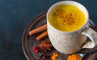 Como preparar corretamente a infusão de cúrcuma: aqui está o modo de preparo para usufruir os benefícios desse superalimento anti-inflamatório