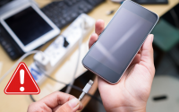 10 coisas que você nunca deveria fazer quando estiver carregando o celular, segundo especialistas