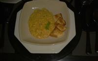 Creme de siri com crackers de pastel