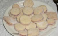 Bolachinhas amanteigadas com goiabada