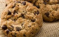 Com quantos anos você aprendeu que você deve guardar os cookies junto com esse alimento para ficar crocante por mais tempo?