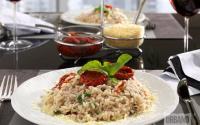 Risoto Urbano de tomate seco com rúcula