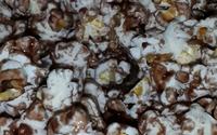 Pipoca de chocolate de pipoqueiro