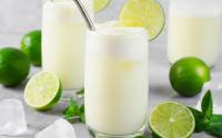 Esse é o verdadeiro truque para fazer uma limonada suíça cremosa, sem amargar e MUITO refrescante
