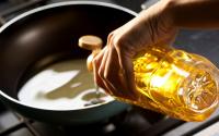 Não é só o azeite: preço do óleo de cozinha dispara nos mercados e aqui estão as 5 dicas de como economizar não pesar o orçamento