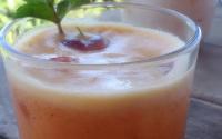Suco de acerola com hortelã