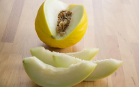 Truque genial para pesar exatamente 100g de melão é muito simples e você só precisa de uma faca