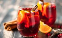 Quentão com vinho ou com cachaça? Não importa, eu te ensino como fazer as duas versões em casa!