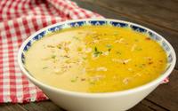 Sopa cremosa de mandioquinha com frango desfiado: minha receita favorita para as noites frias de inverno
