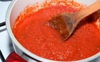 Molho de tomate sensacional SEM CONSERVANTES e nutritivo: receita usa panela de pressão e liquidificador