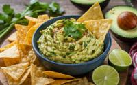 A guacamole nunca mais ficou marrom na geladeira depois que eu aprendi esse truque simples