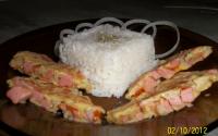 Omelete com salsicha e cebola